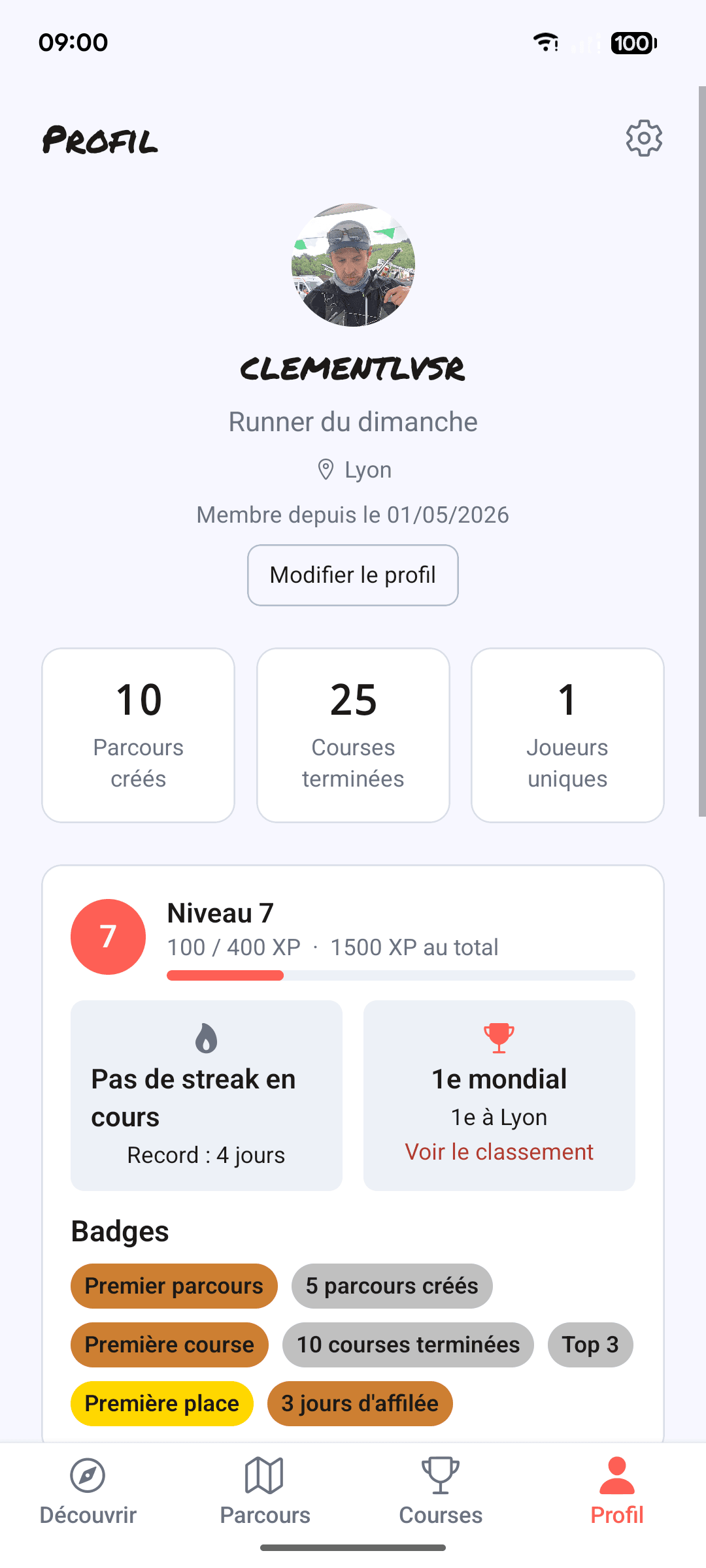 Écran de profil Rootka avec XP, niveau, badges et statistiques.